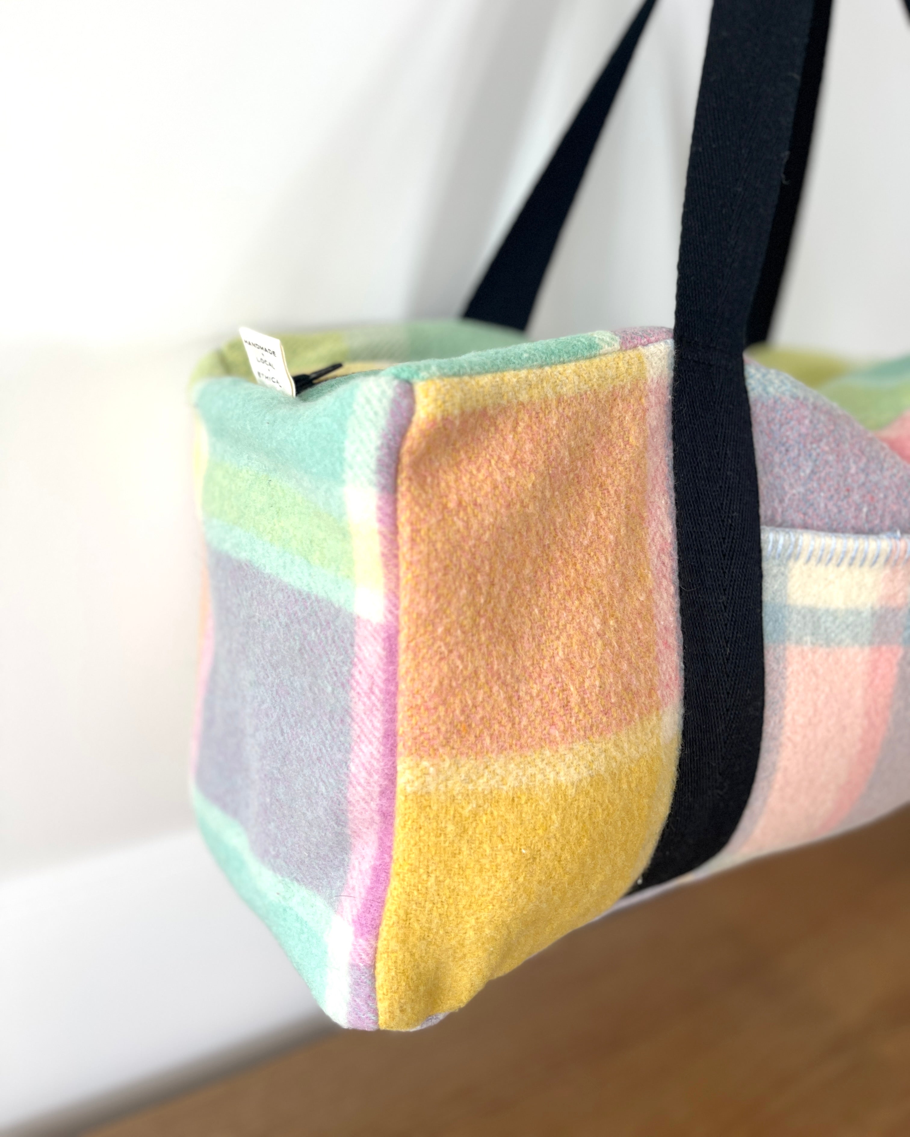 Overnight Duffle FRUIT TINGLE
