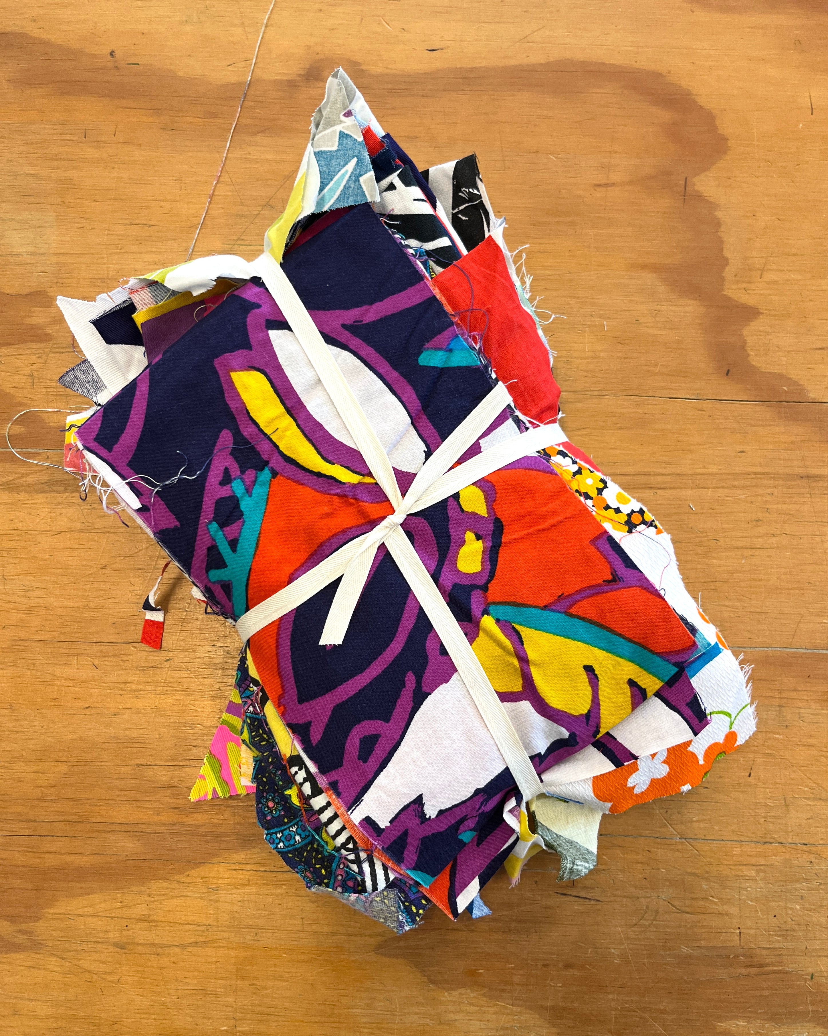 Fabric Scrap Packs BOLD/GRAPHIC/LARGE SCALE