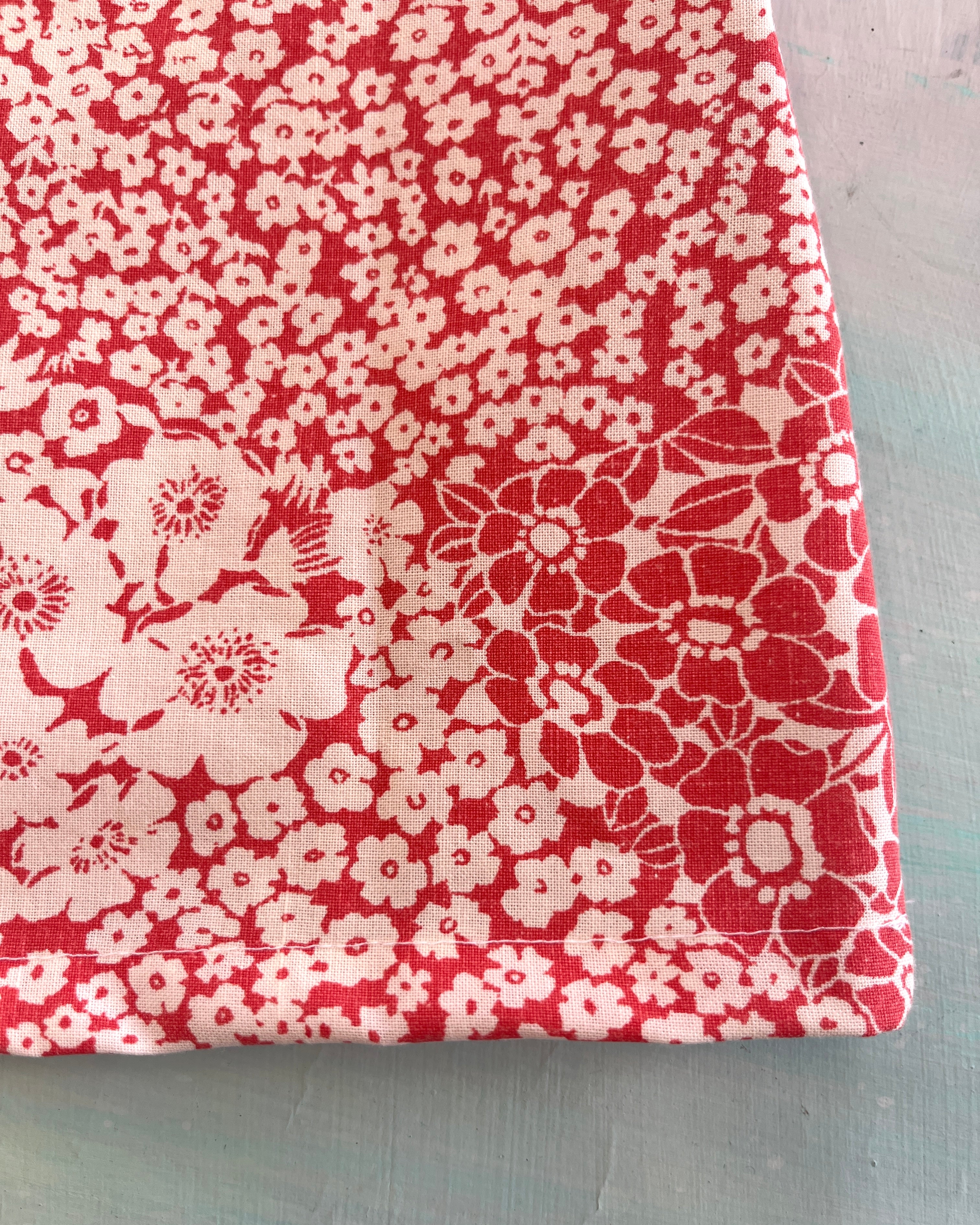 Swap Top Vintage Flower Clouds M