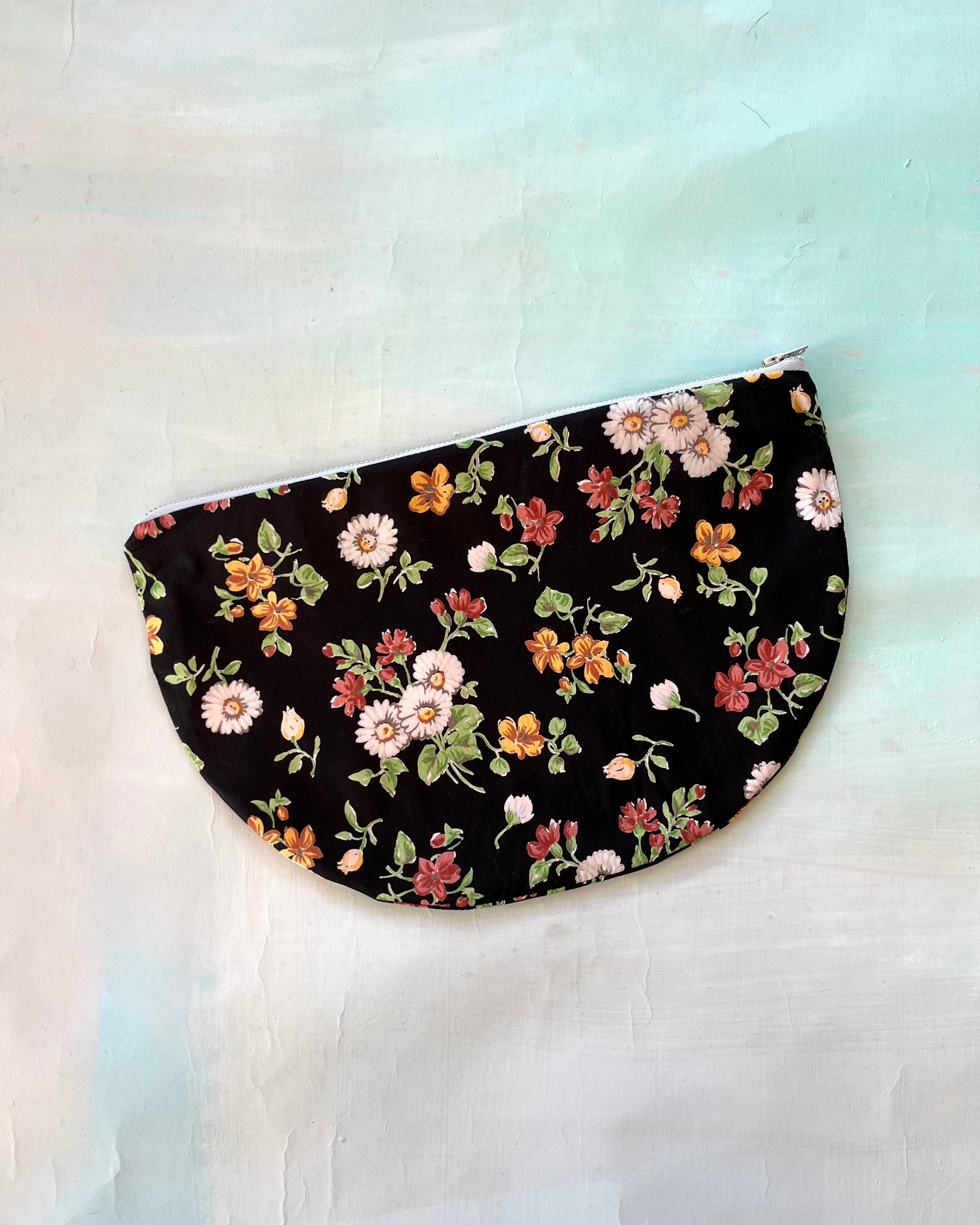 Crescent Purse Vintage Black 90's Daisy